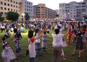みんなで楽しく盆おどり